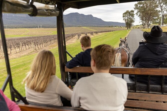 3- Hour Wine and Harvest the Hunter Horse Tour in Pokolbin - Stop 1 in Pokolbin: The Start Is Scenic, Not Stressed