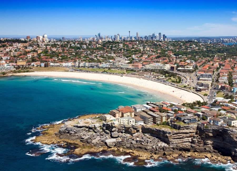 30 Minute Shared Sydney Harbour Scenic Helicopter Tour - A 30-minute helicopter loop that hits beach plus harbour icons