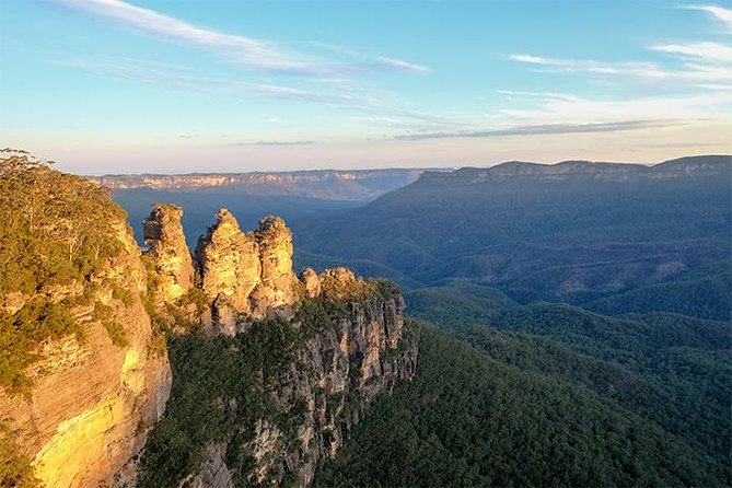 Adventurous Blue Mountains hike up the iconic Three Sisters - Getting There Smoothly: Central Station to Leura by Train