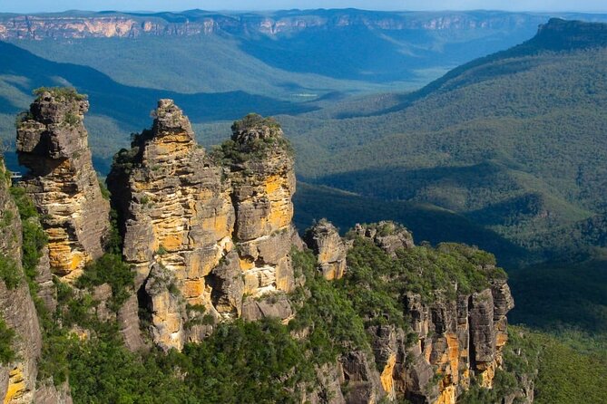 Blue Mountain Tour with Hop on and Hop Off Bus - Sydney Zoo: Seeing Koalas, Kangaroos, and Emus Up Close