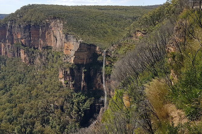 Blue Mountains 1-Hour Trike Tour of Three Sisters - Stop 1: The Three Sisters, quick photos from a quieter angle