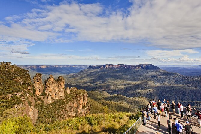 Blue Mountains Adventure w Scenic World, Zoo, Koala Photo & Ferry - Morning pickup and the Glenbrook to Elysian Rock warm-up