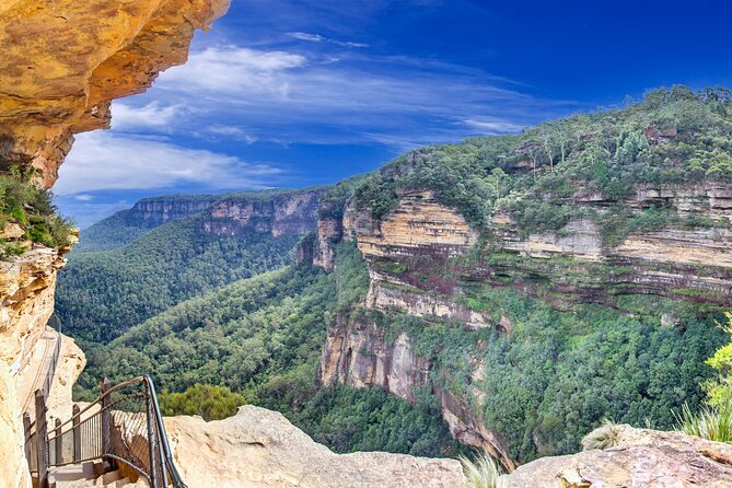 Blue Mountains Day Tour with Scenic World and Wildlife Park Entry - The Bus, the Guide, and That One Day-Long Factor