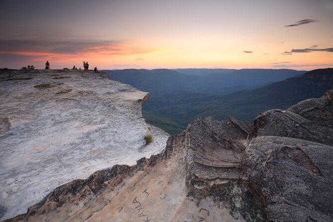 Blue Mountains Day Tour with Scenic World and Wildlife Park Entry - Echo Point and the Three Sisters: Short Stop, Strong Views