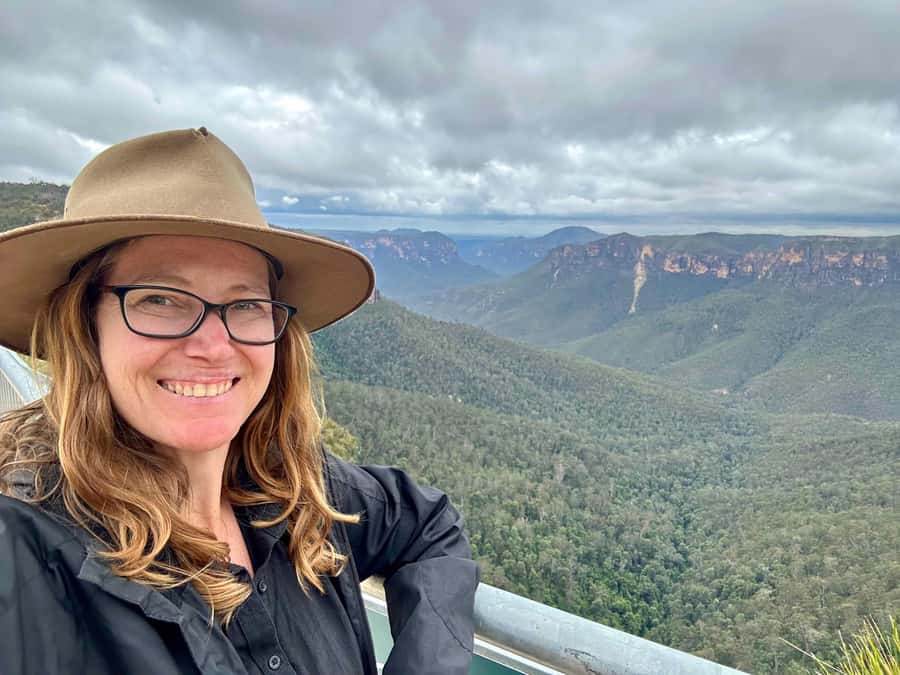 Blue Mountains: Inside a World Heritage National Park - Lookouts and short walks: Three Sisters to Cahill’s to the final viewpoint