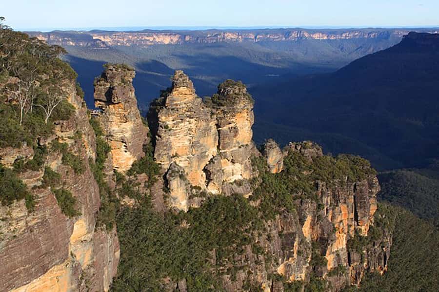 Blue Mountains: Private Tour with Wildlife and River Cruise - Echo Point and the Three Sisters: classic views, less guessing