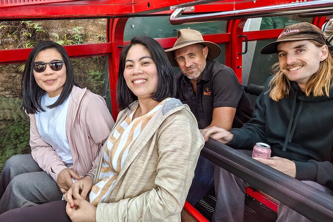 Blue Mountains Small Group Tour with Lunch, Zoo and Scenic World - A one-day Blue Mountains plan from Sydney that actually fits