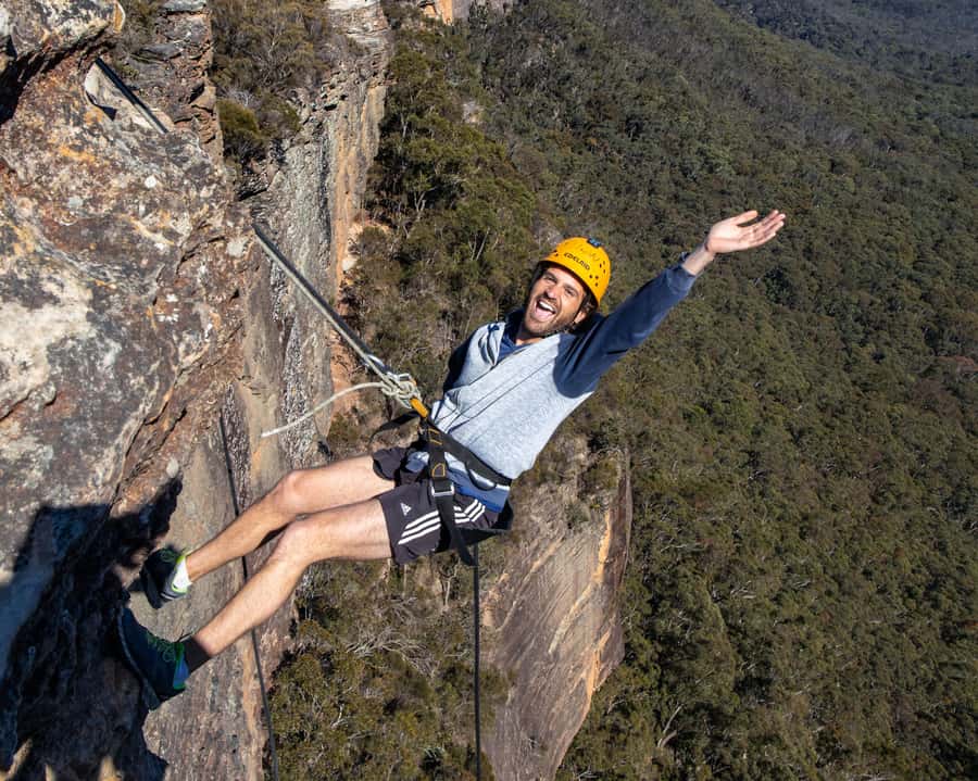 Blue Mountains: Spectacular Half Day Abseiling Adventure - What a 30 Metre Overhanging Abseil Feels Like