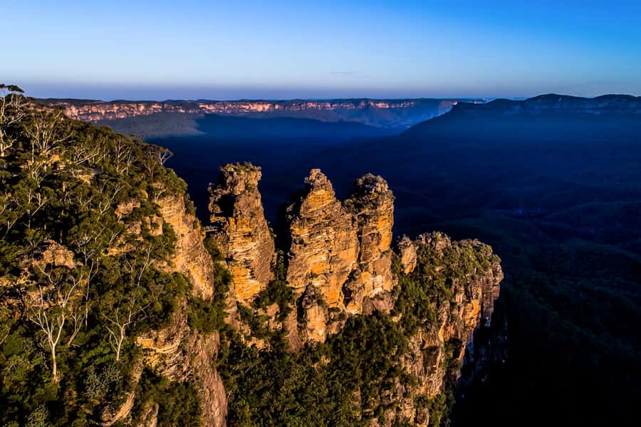 Blue Mountains Sunset Waterfalls Wildlife Tour From Sydney - Echo Point and the Three Sisters: iconic views, plus time to get the shot