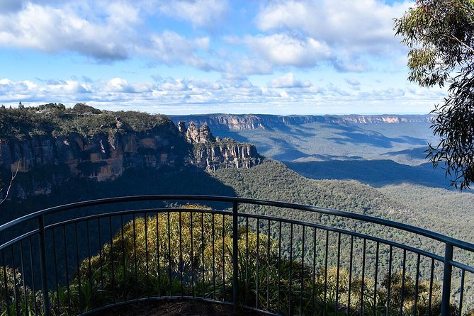 Blue Mountains Vintage Cadillac Tour with Local Guide - Leura Cascades: waterfall time without the scramble