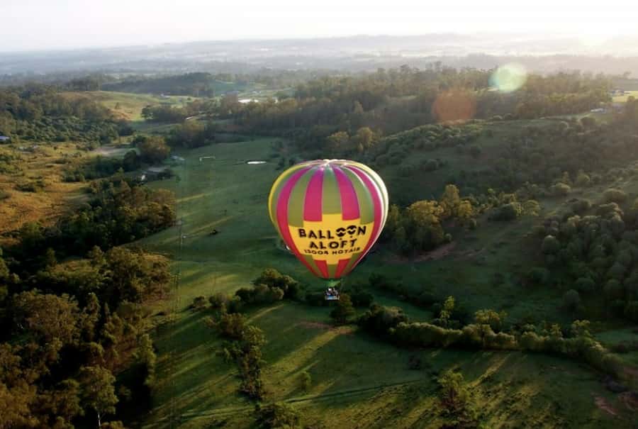 Camden Valley: Sunrise Hot Air Balloon Flight With Breakfast - Landing and the gourmet cooked breakfast payoff