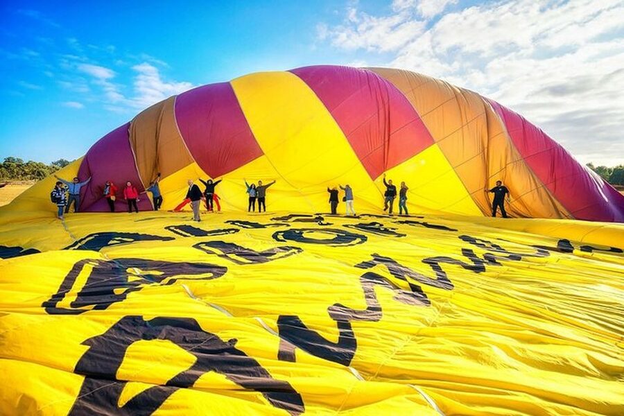Camden Valley: Sunrise Hot Air Balloon Flight With Breakfast - Small details that can affect your experience