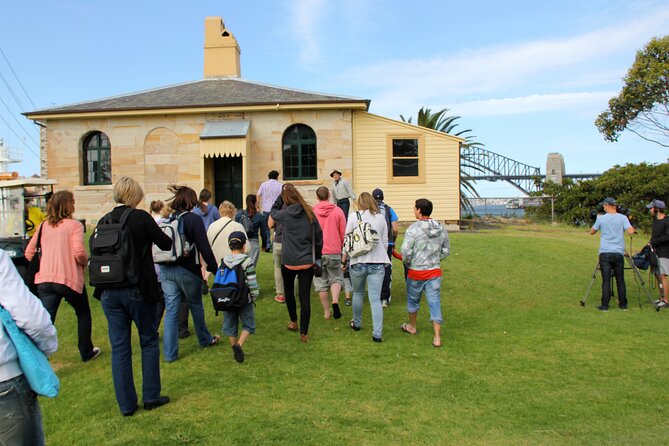 Convicts & Castles: Goat Island Walking Tour Including Sydney Harbour Cruise - The On-Boat and On-Land Pattern: How the Guide Keeps the Day Moving