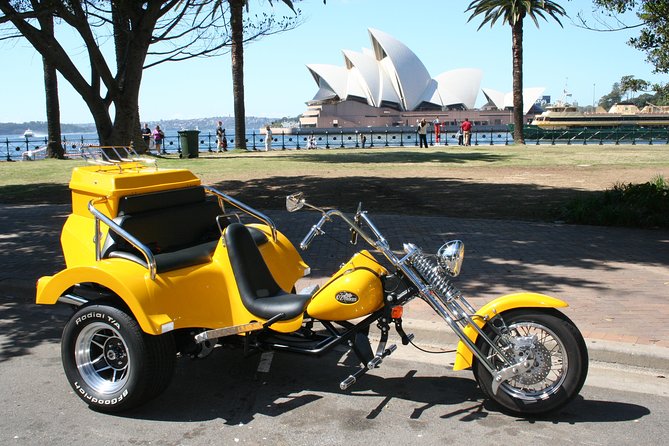 Eastern Sydney Panorama trike tour - Harbour start: Botanical Gardens, Government House, and first Opera House angles