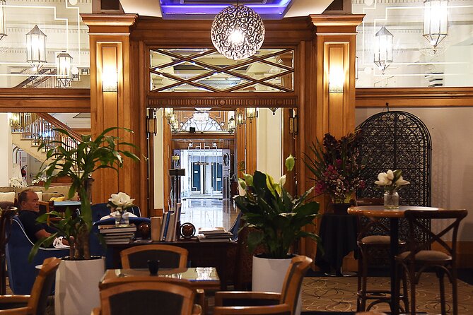 Entrancing Magic and Storytelling at Castlereagh Boutique Hotel - The 7:15 start: how the 2-hour soiree usually plays out