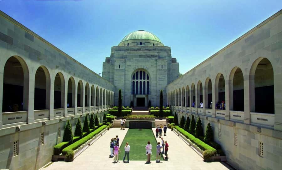 From Sydney: Canberra City Highlights and Floriade Day Tour - Yarralumla embassy district: diplomacy you can see at a glance