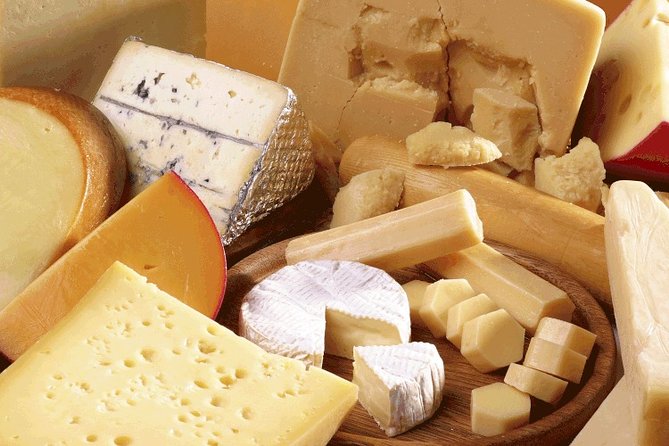 Hunter Valley Highlights Private Wine Tour from Sydney - The Hunter Valley Cheese Shop: a short tasting with big payoff