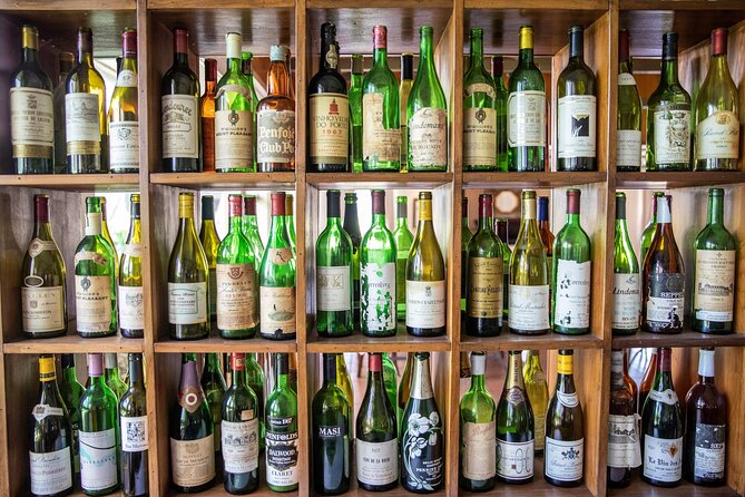 Hunter Valley Wine Tour from Sydney with Lunch and 3 Cellar Door Tastings - The Smelly Cheese Shop tasting: why this stop works with wine