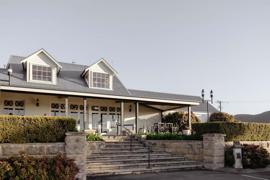 Hunter Valley: Wine Tour with 2-Course Lunch, Choc & Cheese - Should You Book This Hunter Valley Wine, Chocolate, And Cheese Tour?