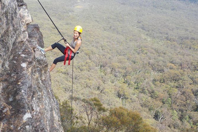 Juggler Canyon and Abseiling Adventure Blue Mountains - How the day runs: 5m practice to 30m overhang, then Grose Valley rappels