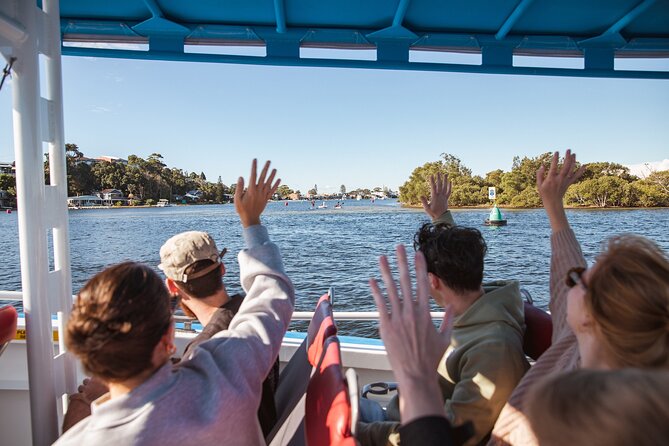 Lake Cruise and Nature Walk in Lake Macquarie - Small group limit of 12: why the guides can actually help