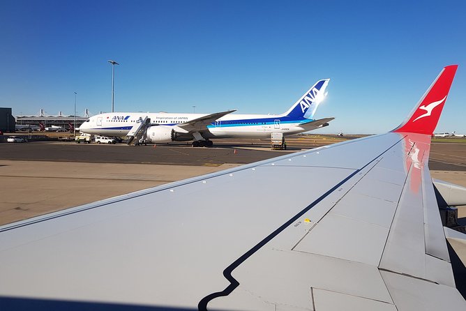 Limoroo, Airport Transfers and Luxe Door to Door Service. - Private car benefits for real Sydney trips
