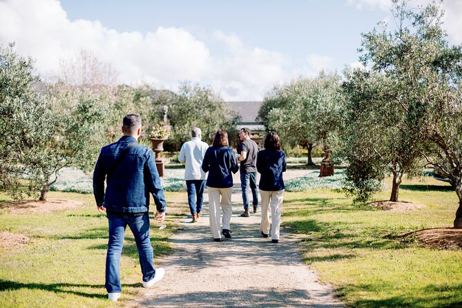 Luxury Hunter Valley Tour: 3 Tastings, Gin, Lunch & Chocolatier - Luxury Small Group, 3 Wineries, and Comfort You Can Feel