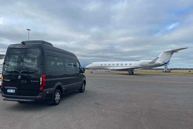 Luxury Mini Bus - Sydney Airport Transfers - The meet-up system at Sydney Airport that keeps things calm