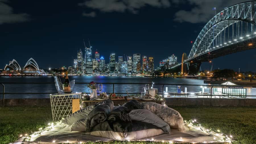 Luxury Picnic for 2 with Sydney Harbour Views at Kirribilli - Key things I’d circle on the booking page