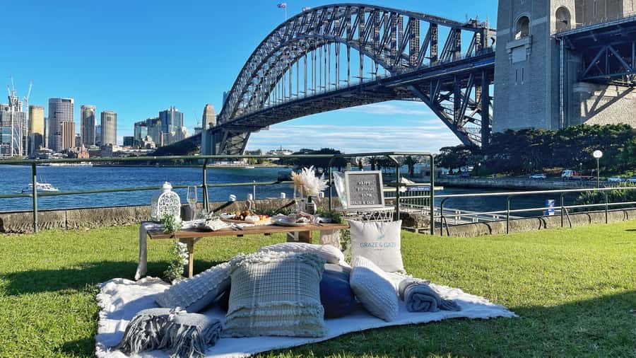 Luxury Picnic for 2 with Sydney Harbour Views at Kirribilli - Copes Lookout in Kirribilli: a view that turns snacks into an event