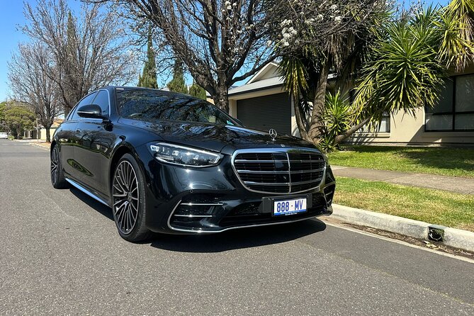 Luxury Sydney Airport Arrival Transfer - Sedan/SUV - First, You Land, Then You Get a Real Meet-Up