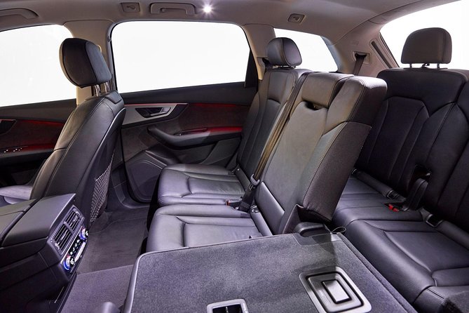 Luxury Sydney Airport Arrival Transfer - Sedan/SUV - Inside the Drive to Your Hotel: The Real Value