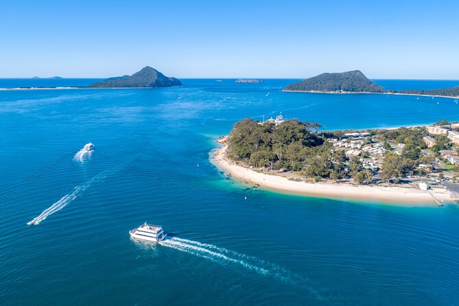 Newcastle: Port Stephens day tour - Dolphins, hike & swim! - Lunch stop at Aussie Bob’s Fish and Chips: eat well, keep it flexible
