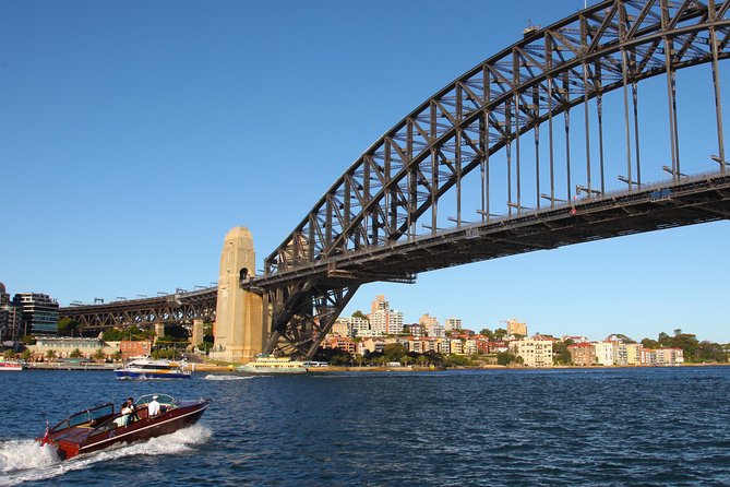 Private 2 Hour Icons and Highlights Cruise of Sydney Harbour - Woolloomooloo finger wharf and Athol Bay Beach: the short breaks that make it feel personal