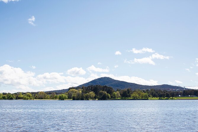 Private Canberra Day Tour from Sydney - Lake Burley Griffin: a break that keeps the day from burning out