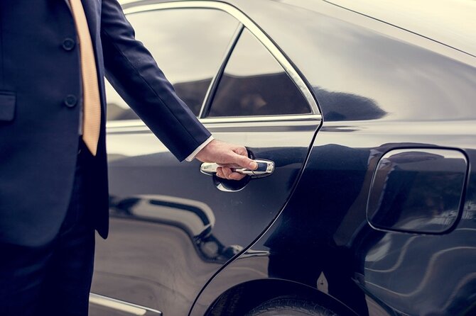 Private Chauffeured Airport Departure Transfers in Sydney - The ride itself: comfort, punctual drivers, and clean cars