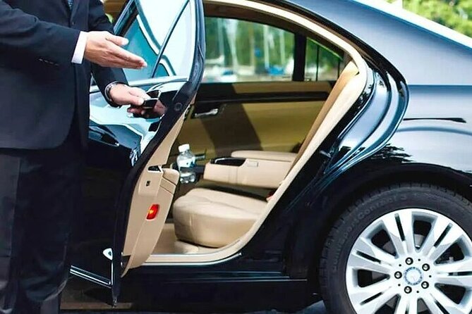 Private One-Way Airport Transfer from Sydney Airport to Sydney - Price and value: what $105.98 really buys you