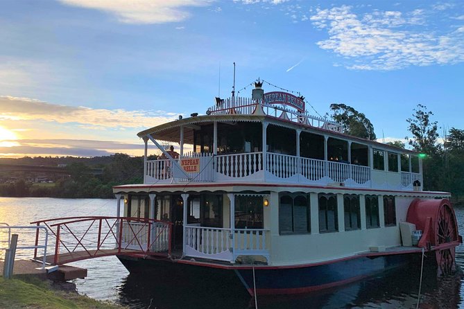 Scenic Adventure Lunch Cruise - A paddlewheeler lunch with Nepean Gorge views