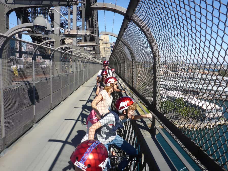 Scenic Sydney Harbour Bridge Bicycle Ride - Lunch, photo time, and what the guide actually does