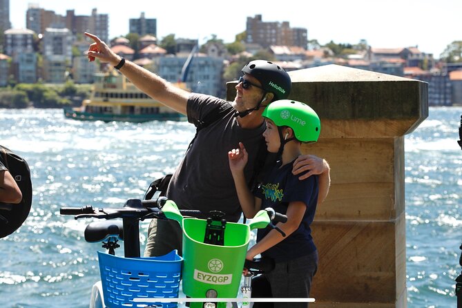 Self Guided Electric Bike Tour of Sydney - Art stops in the city core: a smart way to add culture without locking up time