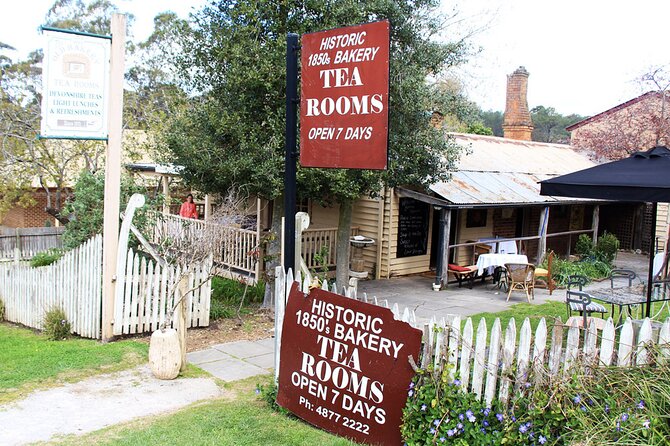 Southern Highlands Private Tour with Wine, Waterfall and Garden - Berrima’s Georgian Street: Sandstone Buildings and Shop Time