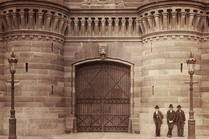 Surry Hills & Darlinghurst History Tour — Gangsters, Girls & Grog - Surry Hills: razor gangs, brothels, gambling joints, and illegal grog-shops