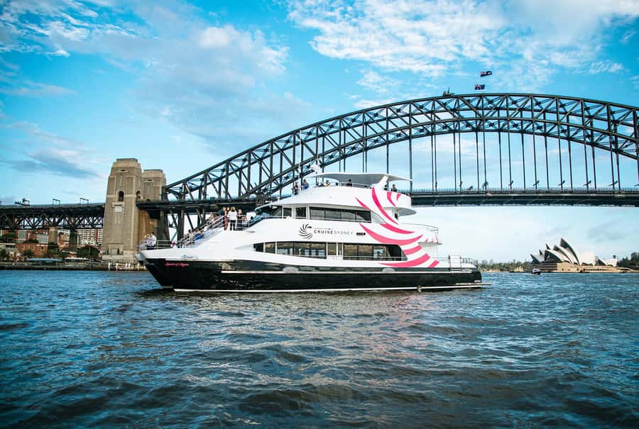 Sydney: 2-Course All Inclusive Lunch Harbour Cruise - The 2-course all-inclusive lunch: what it means for your day