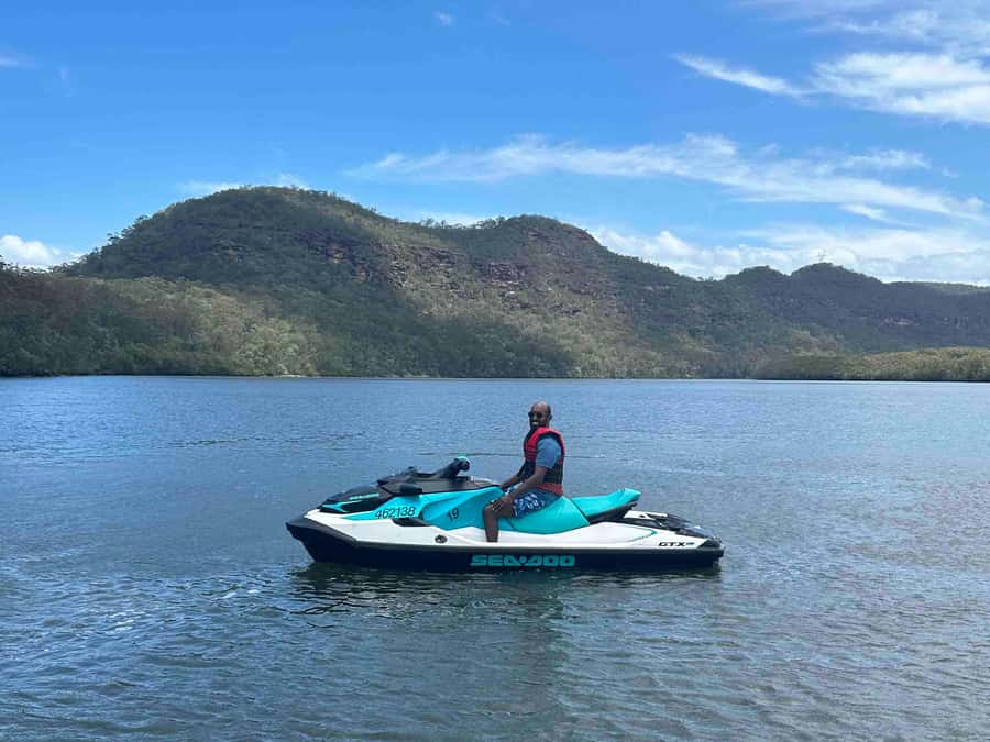 Sydney: 30 min Jet Ski Safari - The 30-minute safari experience inside a 90-minute total