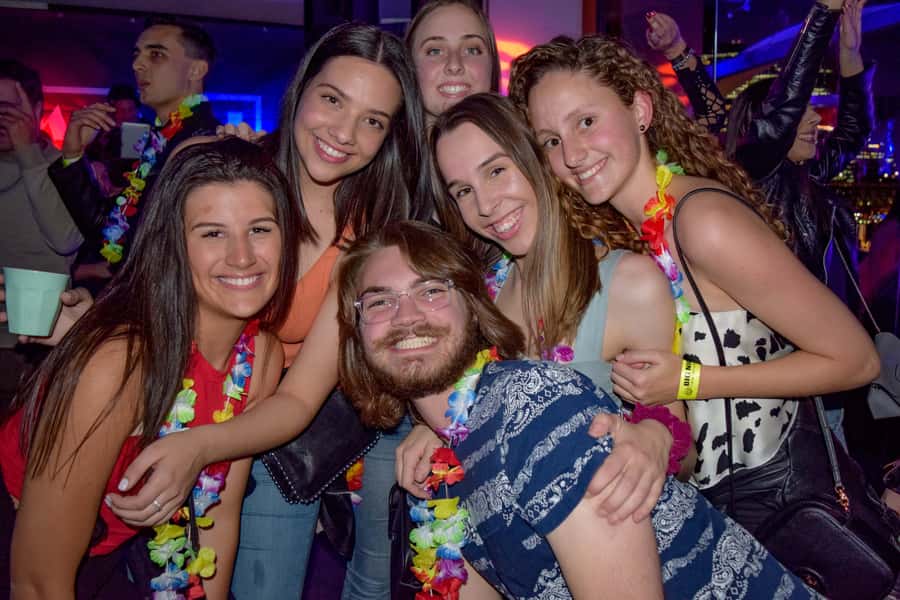 Sydney: Big Night Out Pub Crawl with Local Party Hosts - Included drinks, wristbands, and the limits to know