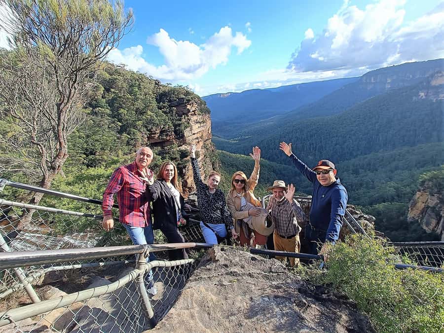 Sydney: Blue Mountains Late Start, Walks Waterfalls & Koalas - Three Sisters in late light, when the viewpoint is calmer