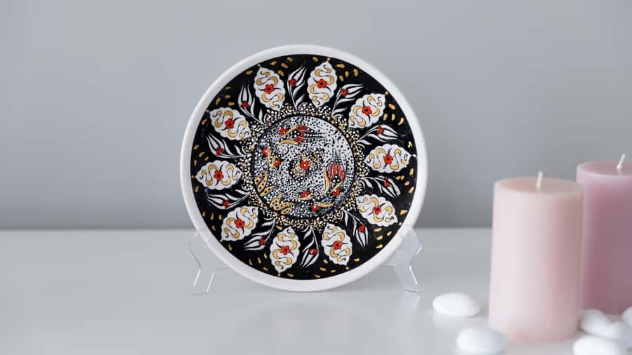Sydney: Ceramic Plates & Bowls Paint and Sip Classes - BYO wine in practice, plus Turkish tea that steals the show