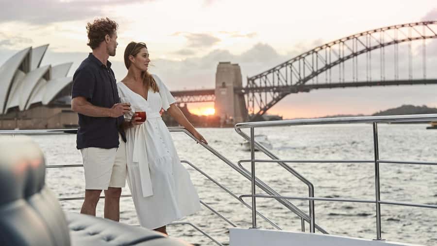 Sydney: Dinner Cruise with 3-Course Meal - What the 360-degree views actually deliver at sunset and after dark