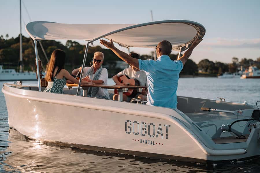 Sydney: Electric Boat Rental from Cabarita Point - Setting Off From Cabarita Point and What You Control