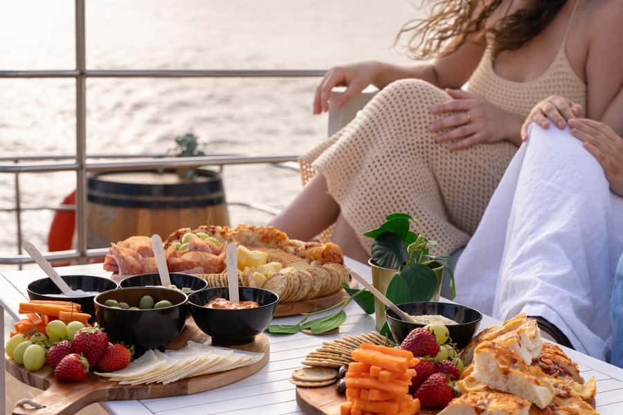 Sydney: Golden Glow Sunset Harbour Cruise with 1 Drink - Why This 90-Minute Sydney Harbour Cruise Works For Golden Hour